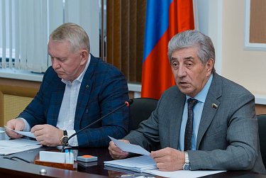 Дата заседания Законодательного Собрания изменена